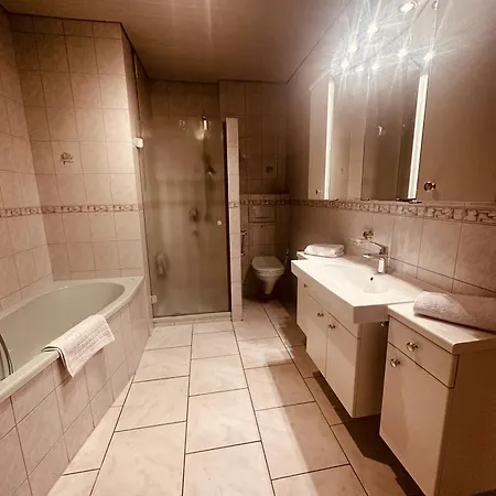 27 * Holzminden